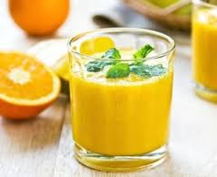 Antioksidan etkili muzlu ve mangolu smoothie